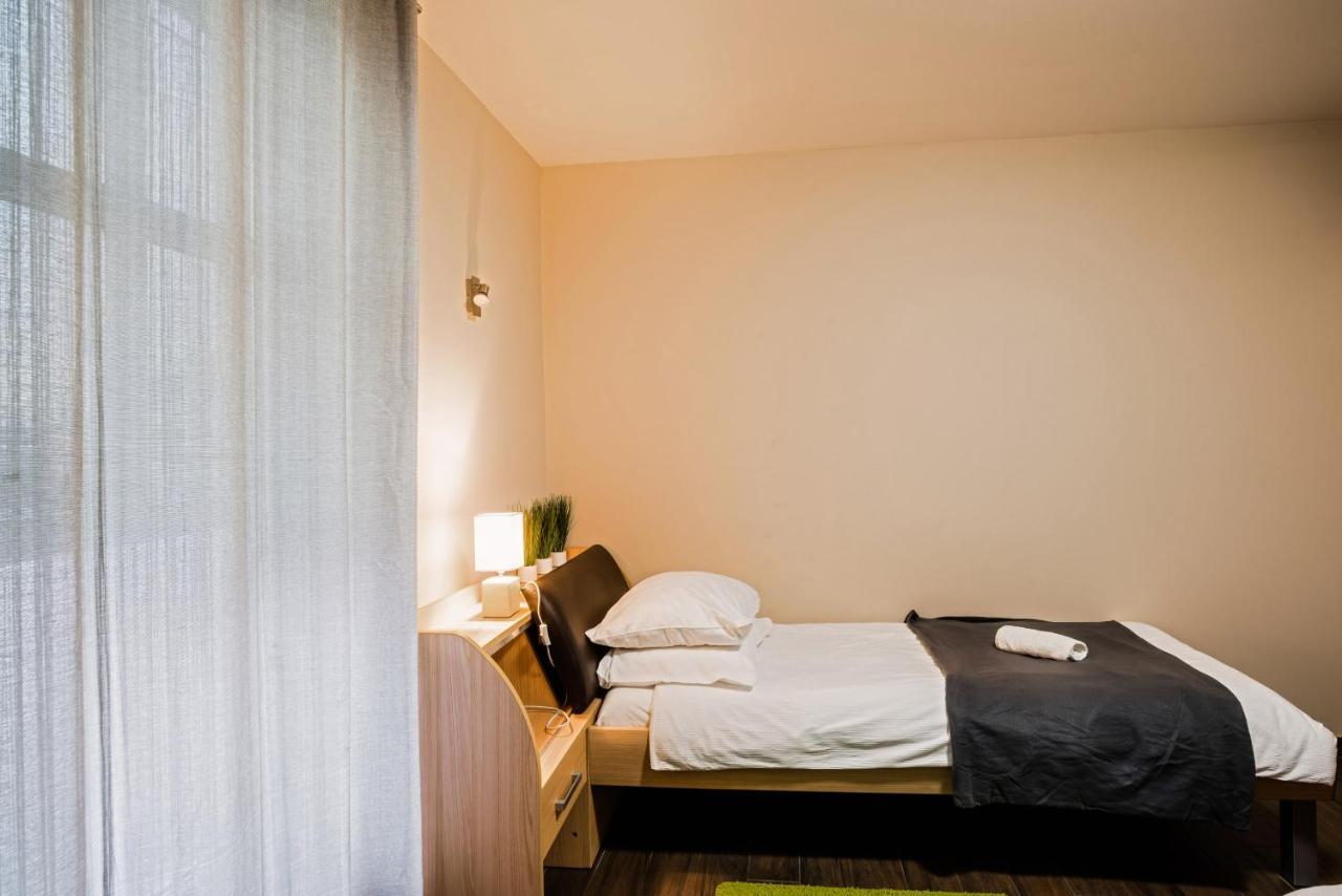 Rooms Verde Petrovče Exteriör bild